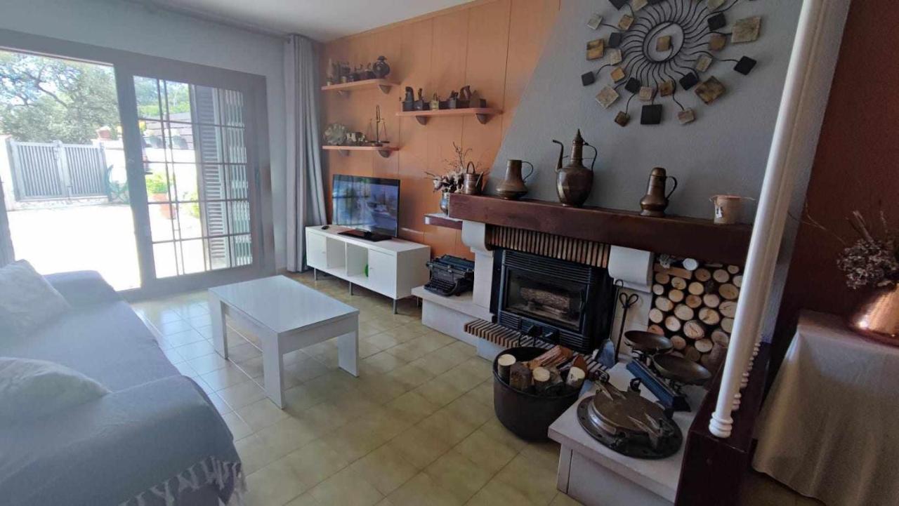 Casa Aurora, Piscina , Wifi, Jardin 5-6 Pax * Gerona