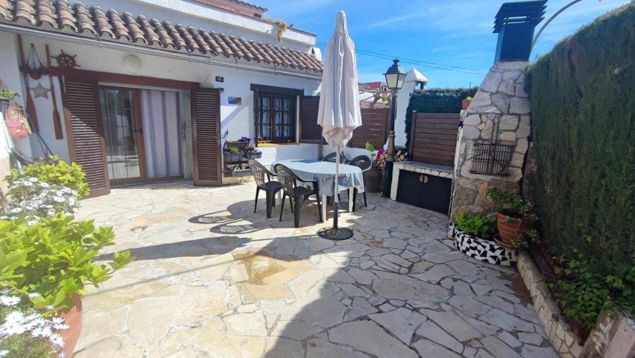 Casa Aurora, Piscina , Wifi, Jardin 5-6 Pax * Gerona