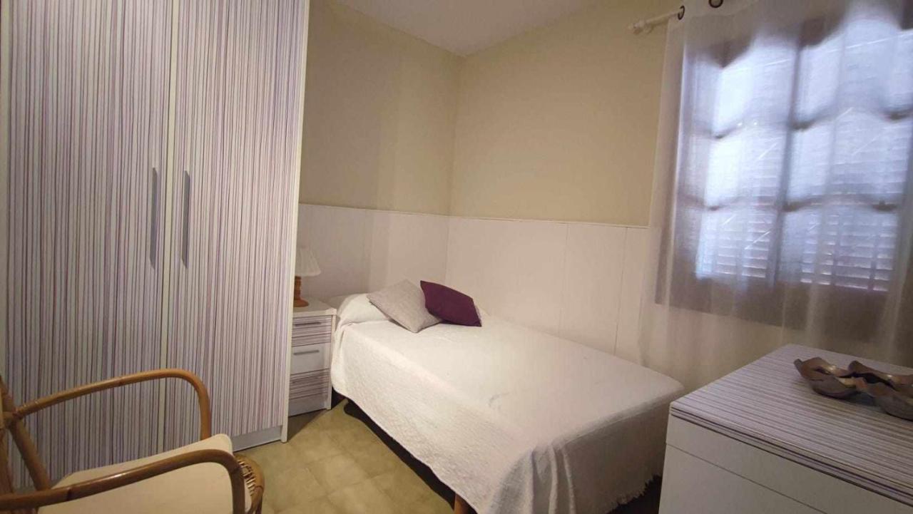 Casa Aurora, Piscina , Wifi, Jardin 5-6 Pax Ferienhaus Gerona