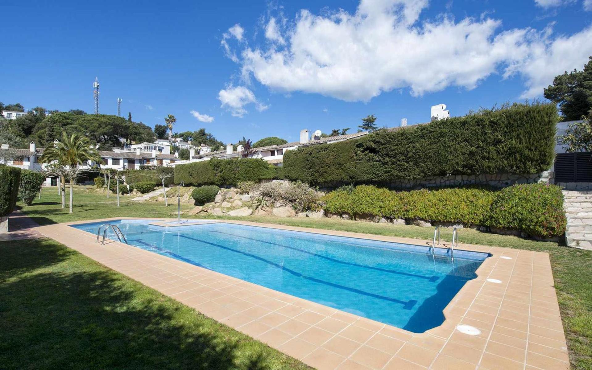 Casa Aurora, Piscina , Wifi, Jardin 5-6 Pax Gerona